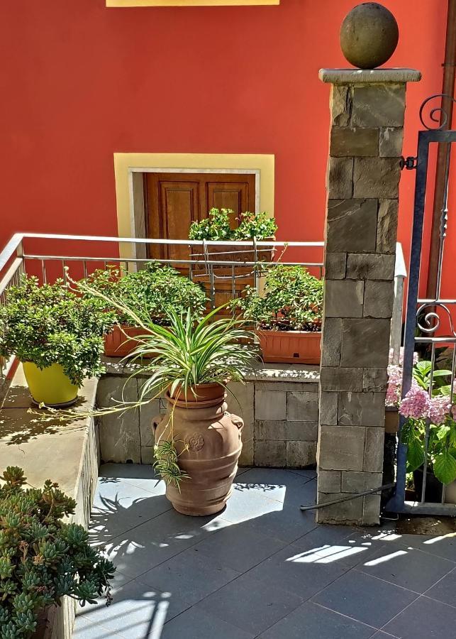 Hotel Pietra Di Mare Biassa Exterior foto